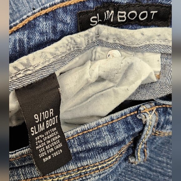 Rue21 Slim Boot Medium Wash Denim Jeans. Size 9/10 R - Picture 10 of 10